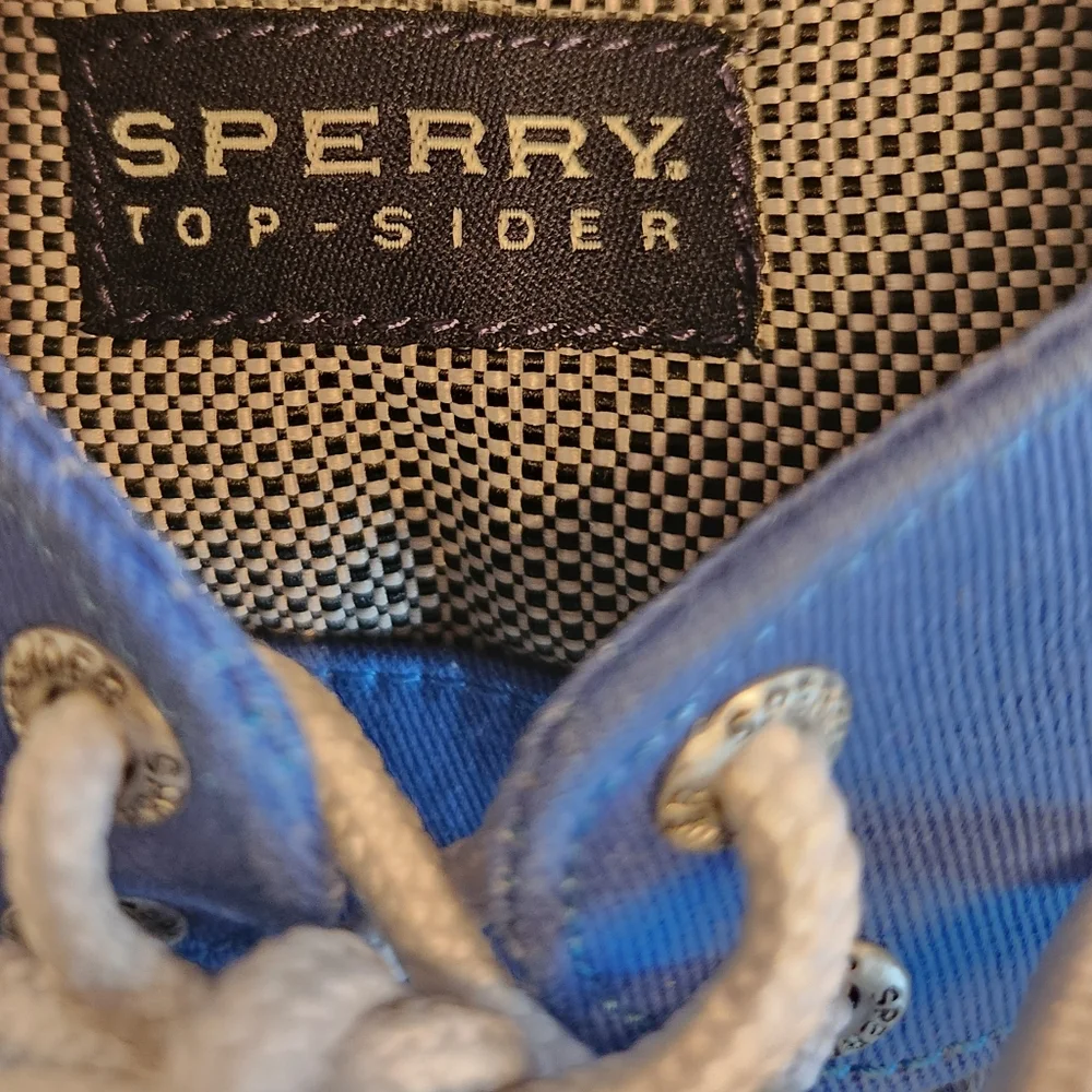 Sperry Top-Sider Blue and White Boat Shoes with Classic Design size 10.5